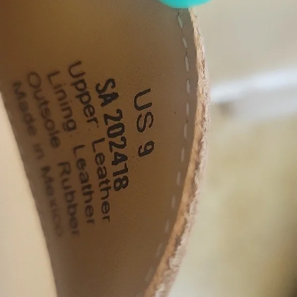 New in box Nisolo go-to platform sandal Almond size 9 - Picture 3 of 3